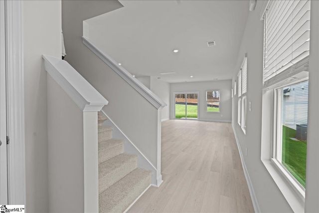 658 Cozy Bluff Road, Spartanburg, SC 29301