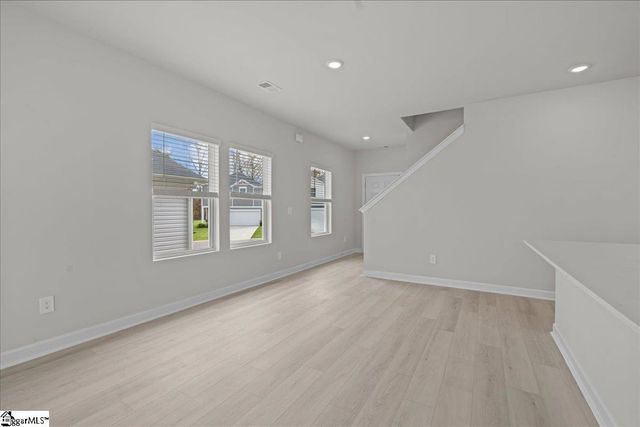 658 Cozy Bluff Road, Spartanburg, SC 29301