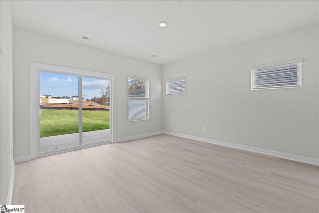 658 Cozy Bluff Road, Spartanburg, SC 29301