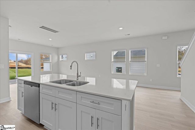 658 Cozy Bluff Road, Spartanburg, SC 29301