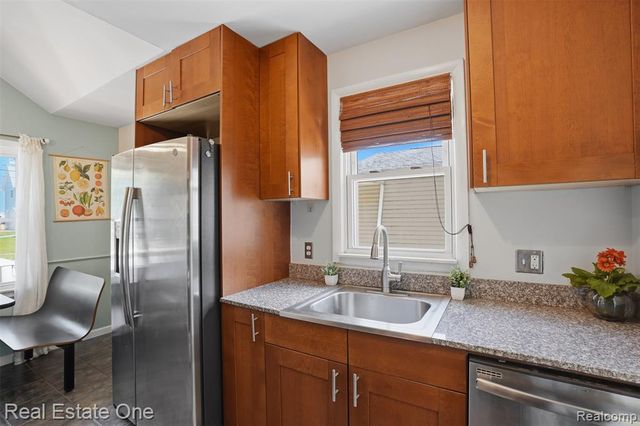 295 Madison Avenue, Clawson, MI 48017