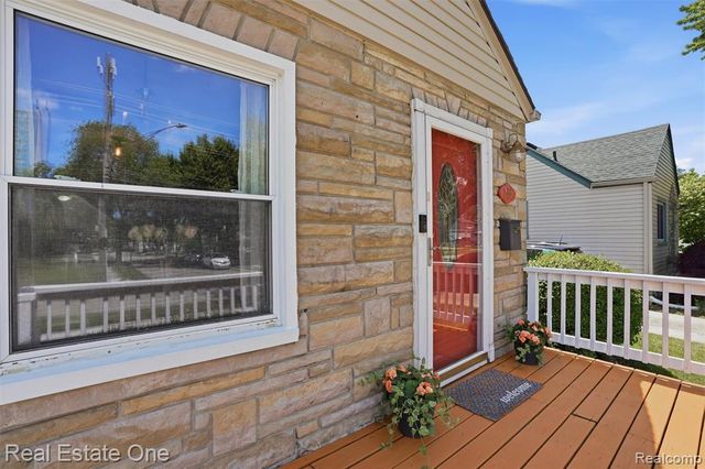 295 Madison Avenue, Clawson, MI 48017