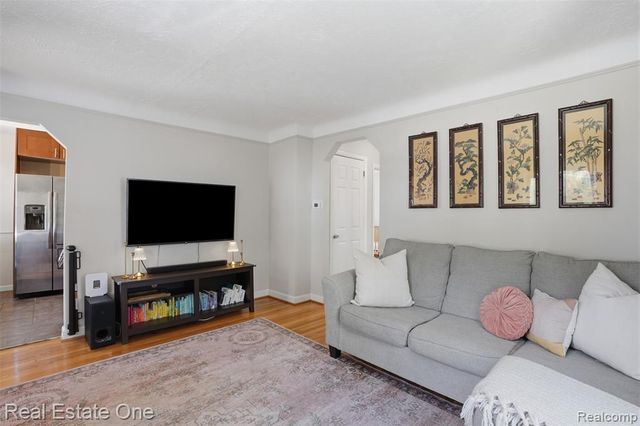 295 Madison Avenue, Clawson, MI 48017