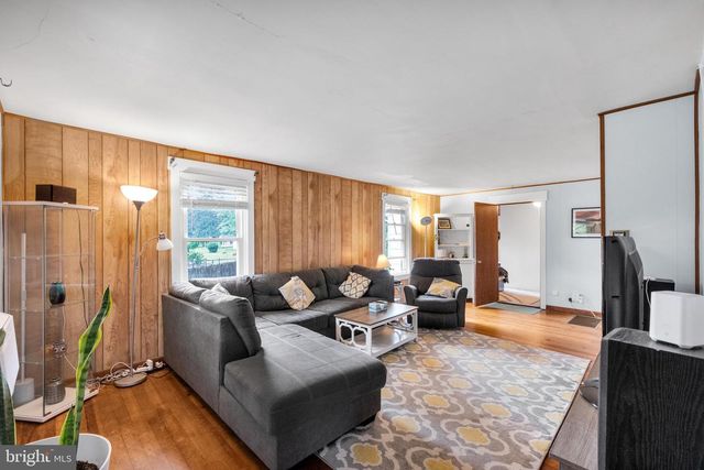 1008 N 7TH ST, Perkasie, PA 18944