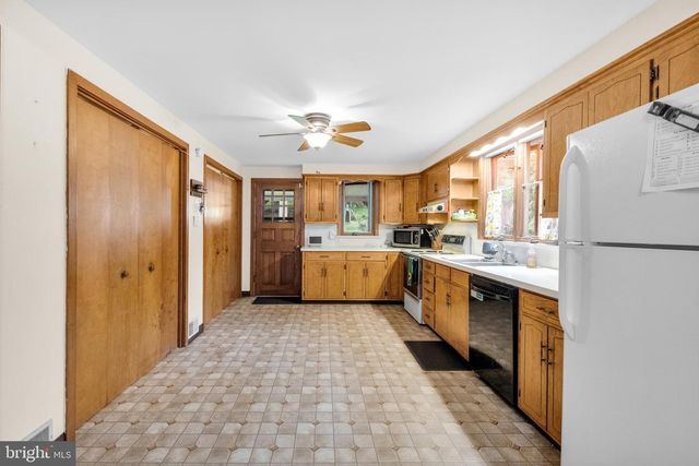 1008 N 7TH ST, Perkasie, PA 18944