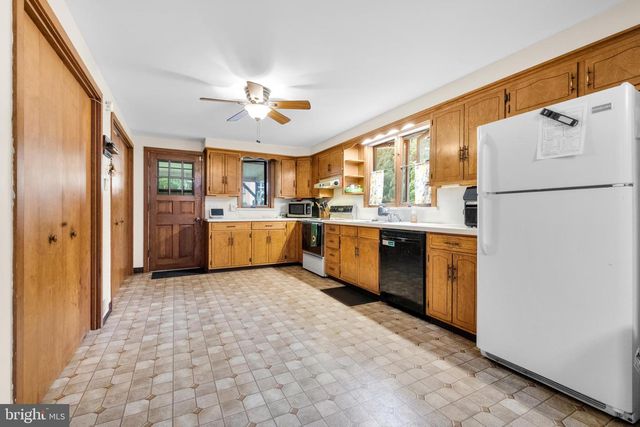 1008 N 7TH ST, Perkasie, PA 18944