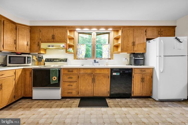 1008 N 7TH ST, Perkasie, PA 18944