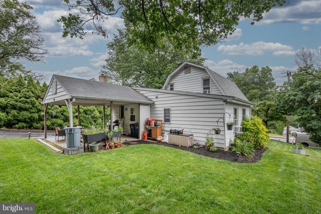 1008 N 7TH ST, Perkasie, PA 18944