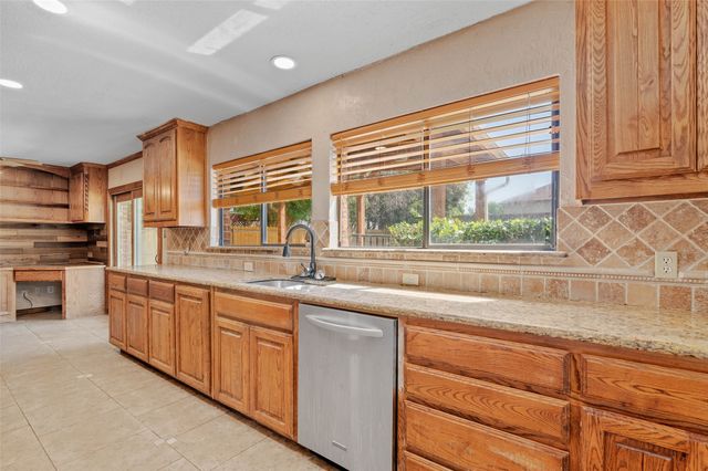 2700 Stone Creek Lane, Corinth, TX 76210