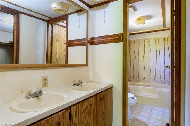 283 Crotts Drive, Lexington, NC 27295