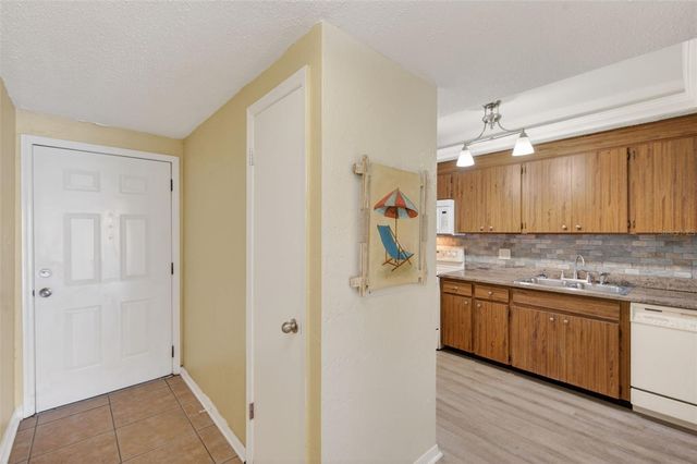 1749 S HIGHLAND AVENUE A5, Clearwater, FL 33756