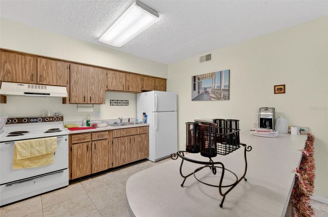 1749 S HIGHLAND AVENUE A5, Clearwater, FL 33756