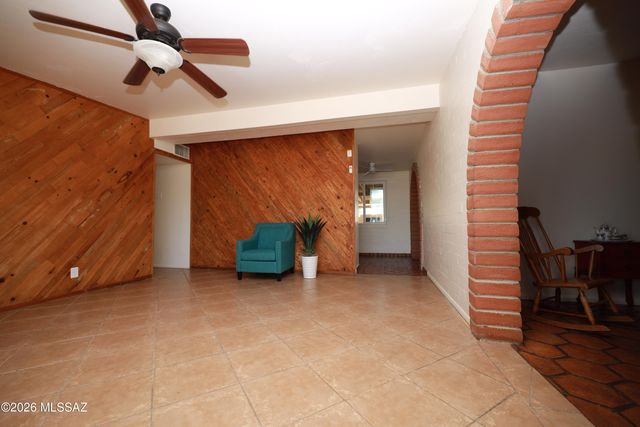 672 W Calle Sevilla, Tucson, AZ 85756