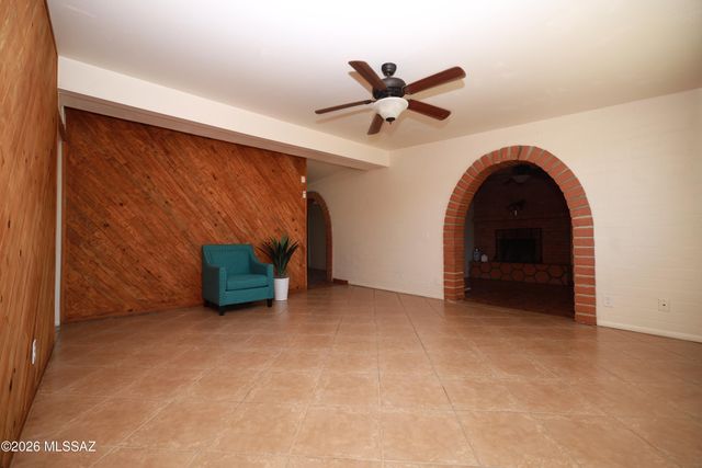 672 W Calle Sevilla, Tucson, AZ 85756
