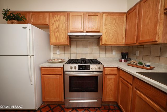 672 W Calle Sevilla, Tucson, AZ 85756
