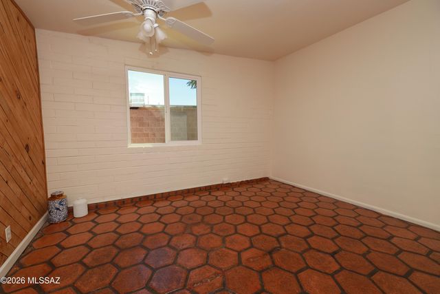 672 W Calle Sevilla, Tucson, AZ 85756
