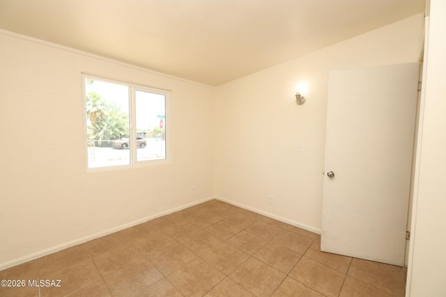 672 W Calle Sevilla, Tucson, AZ 85756