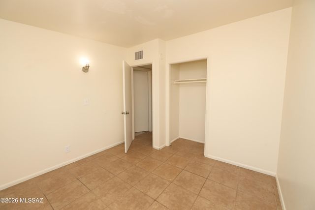 672 W Calle Sevilla, Tucson, AZ 85756