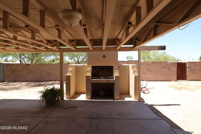 672 W Calle Sevilla, Tucson, AZ 85756