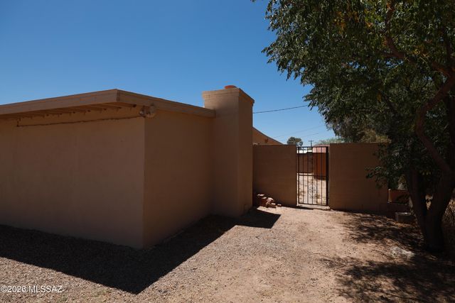 672 W Calle Sevilla, Tucson, AZ 85756