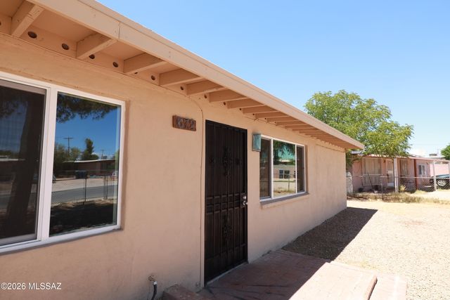 672 W Calle Sevilla, Tucson, AZ 85756