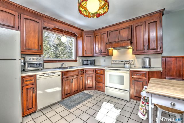 3 Wheeler Drive, Trumbull, CT 06611