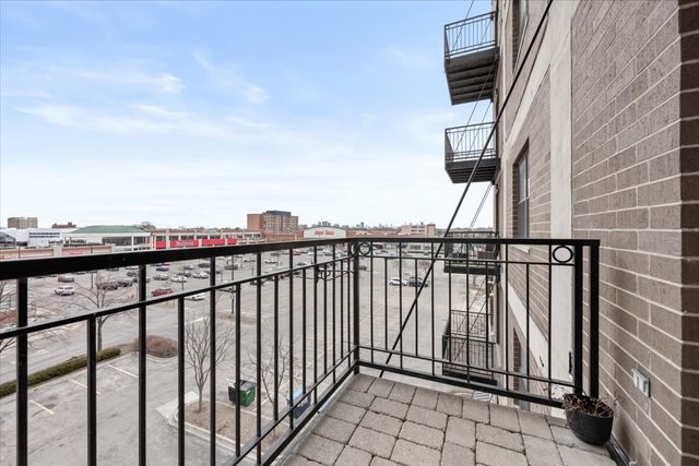 1791 W Howard Street 405, Chicago, IL 60626