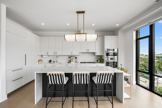1701 W Webster Avenue 710, Chicago, IL 60614