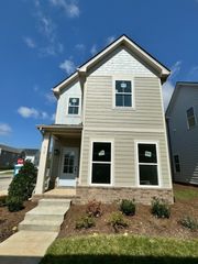 416 Queen Ln, Gallatin, TN 37066