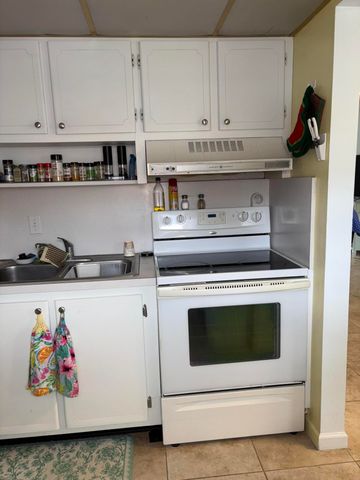 2102 NE 1st Way 103, Boynton Beach, FL 33435