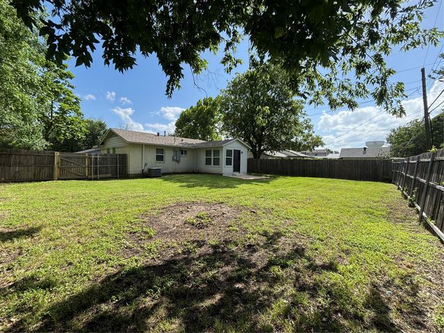 1821 Sandy Lane, Mesquite, TX 75149