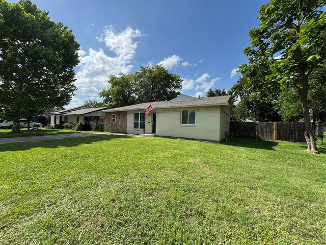 1821 Sandy Lane, Mesquite, TX 75149