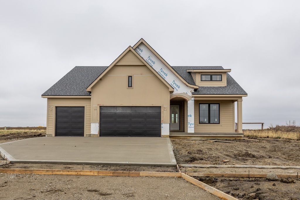 130 NW Crabtree Lane, Waukee, IA 50263