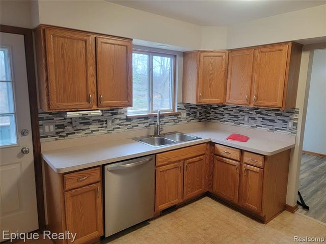 416 River Valley Drive, Marine City, MI 48039