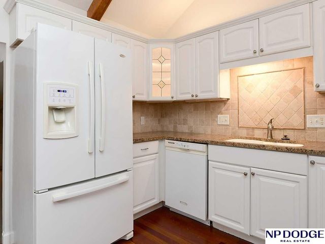 15280 Pepperwood Drive, Omaha, NE 68154