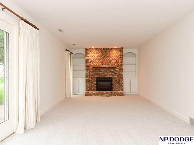 15280 Pepperwood Drive, Omaha, NE 68154