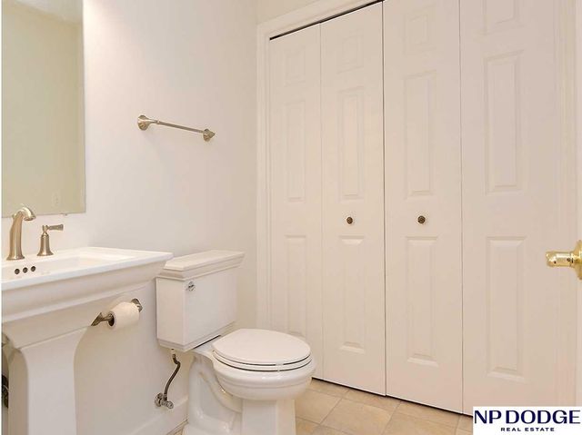 15280 Pepperwood Drive, Omaha, NE 68154