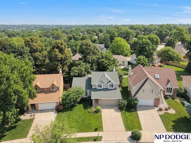 15280 Pepperwood Drive, Omaha, NE 68154
