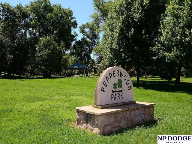 15280 Pepperwood Drive, Omaha, NE 68154