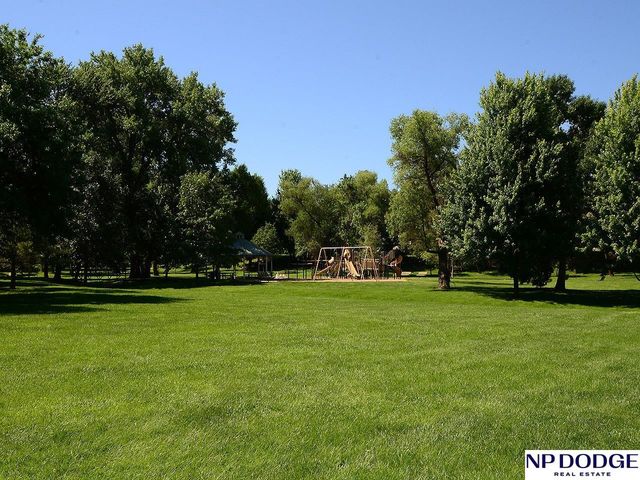 15280 Pepperwood Drive, Omaha, NE 68154