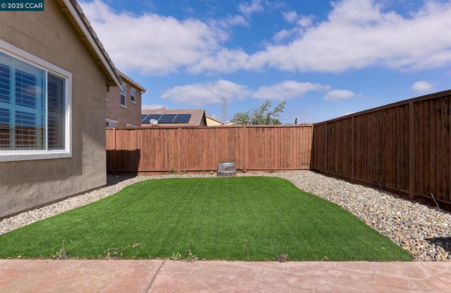 2447 Vallarta Dr, Bay Point, CA 94565