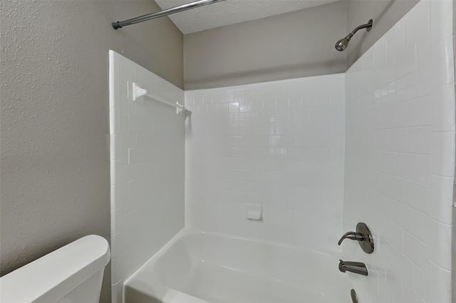 1906 Crescent Oak Drive, Missouri City, TX 77459