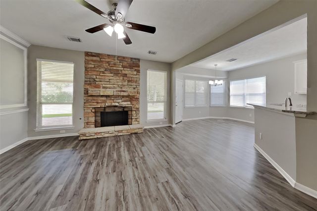 1906 Crescent Oak Drive, Missouri City, TX 77459