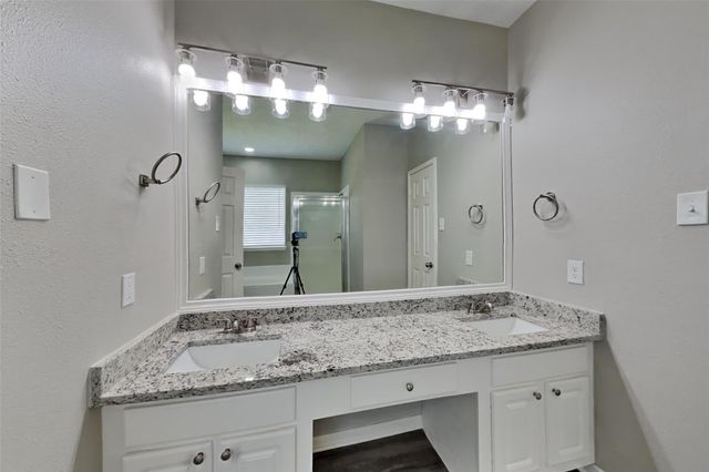 1906 Crescent Oak Drive, Missouri City, TX 77459