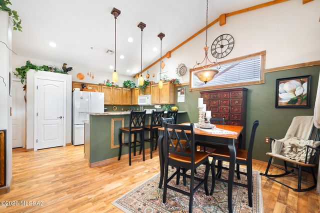 701 W Tiger Place, Green Valley, AZ 85614