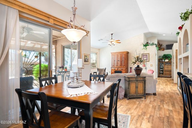 701 W Tiger Place, Green Valley, AZ 85614