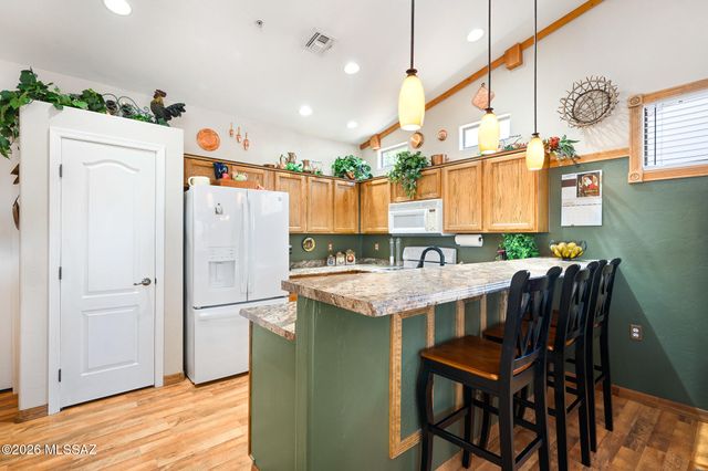 701 W Tiger Place, Green Valley, AZ 85614
