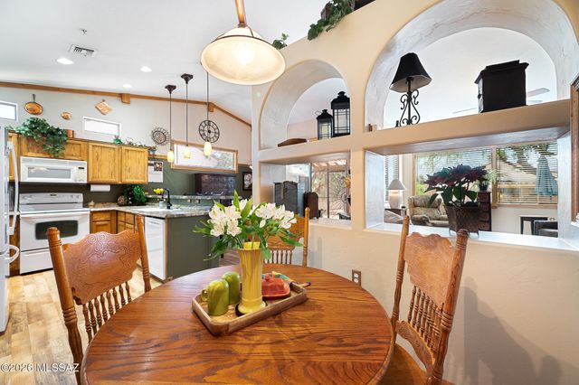 701 W Tiger Place, Green Valley, AZ 85614