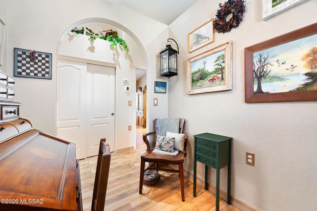 701 W Tiger Place, Green Valley, AZ 85614