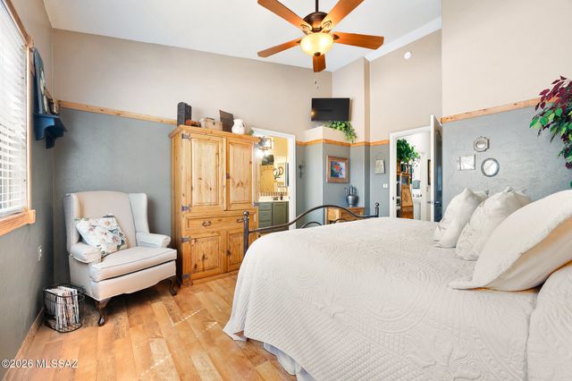 701 W Tiger Place, Green Valley, AZ 85614